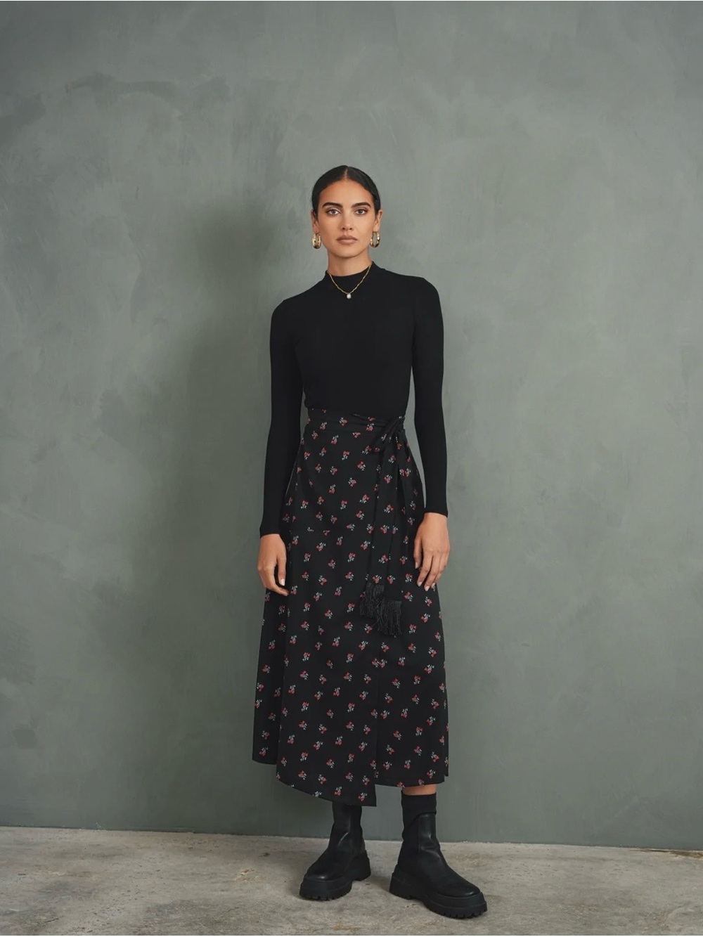Black Floral/Bow Midi Skirt With Tassels